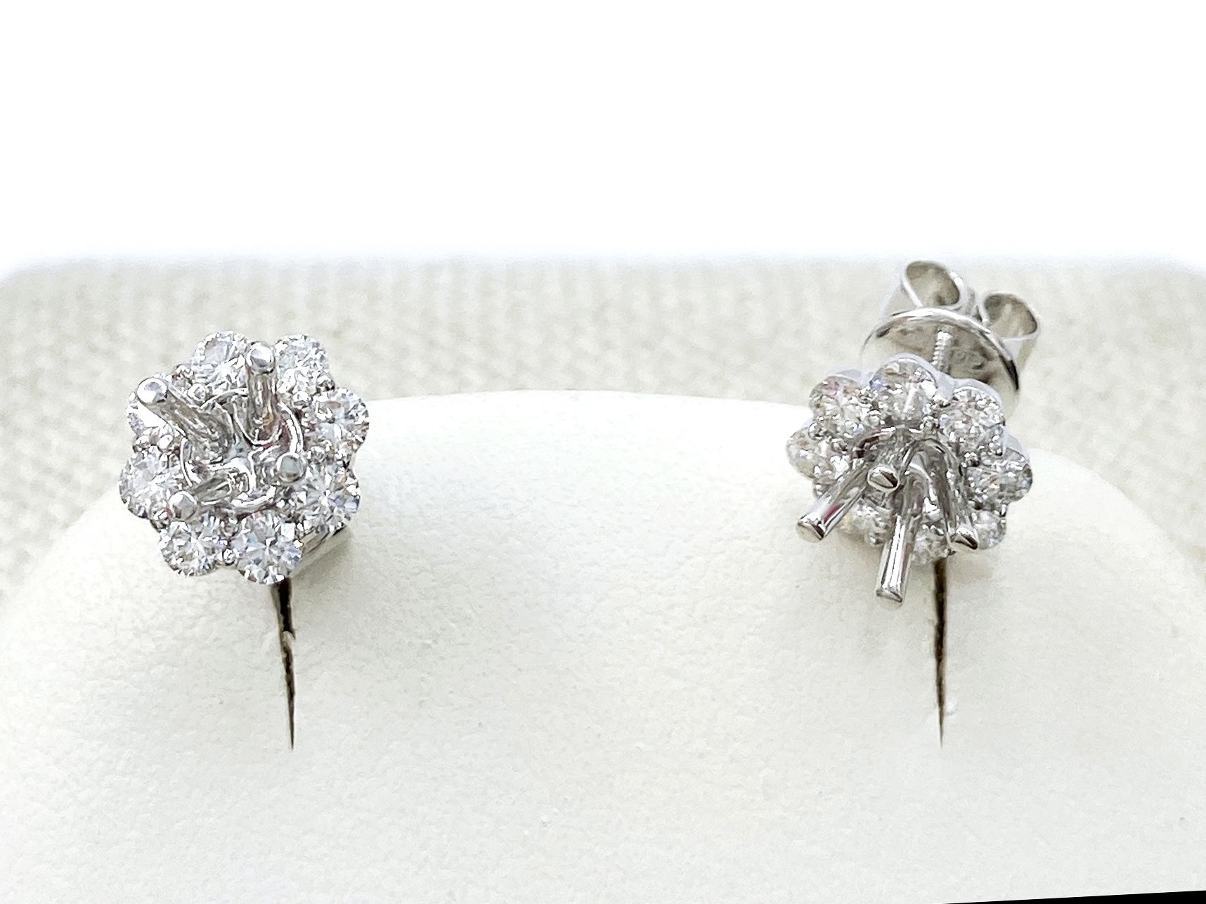 Vỏ Bông tai kim cương GB00DDW001405