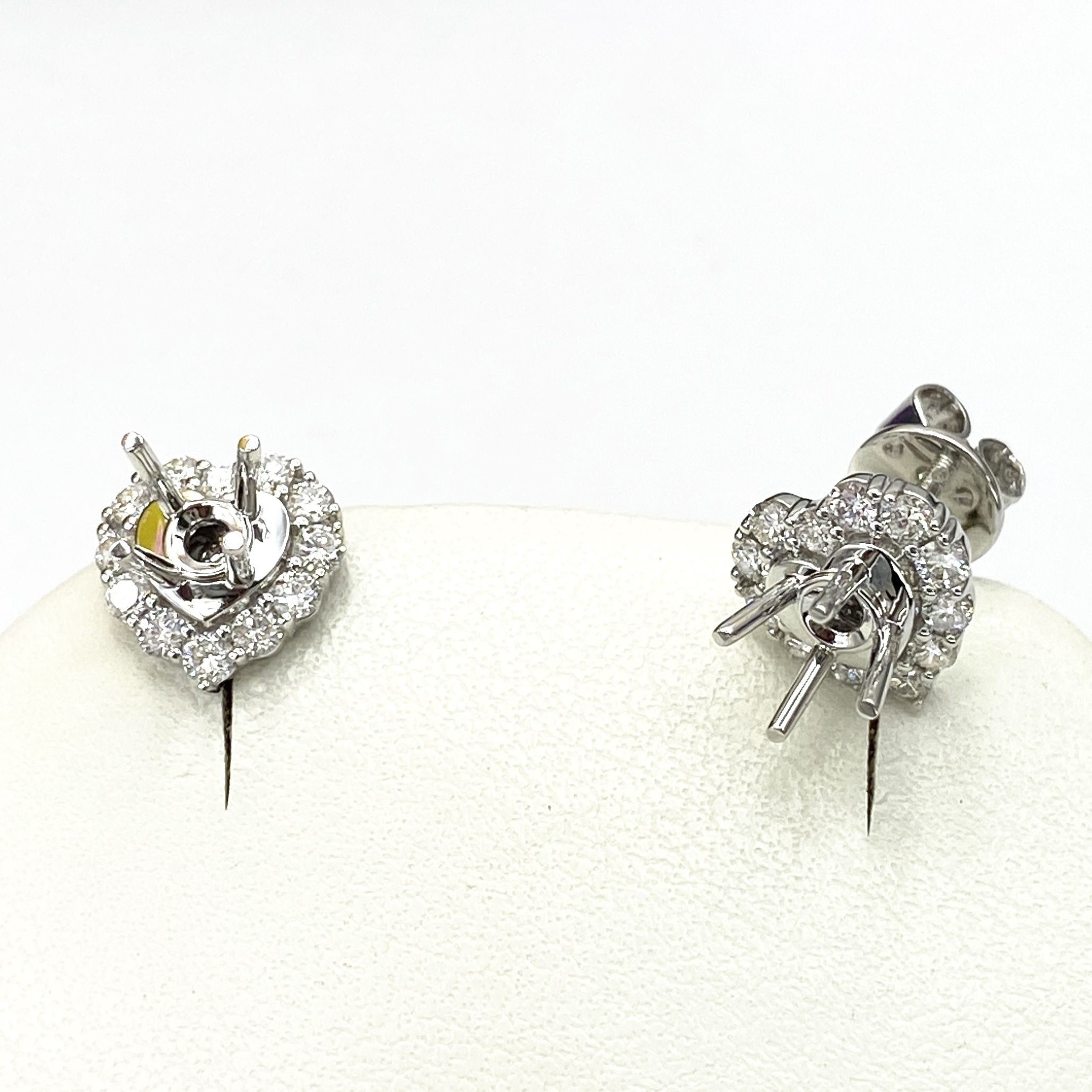 Vỏ Bông tai kim cương GB00DDW001431