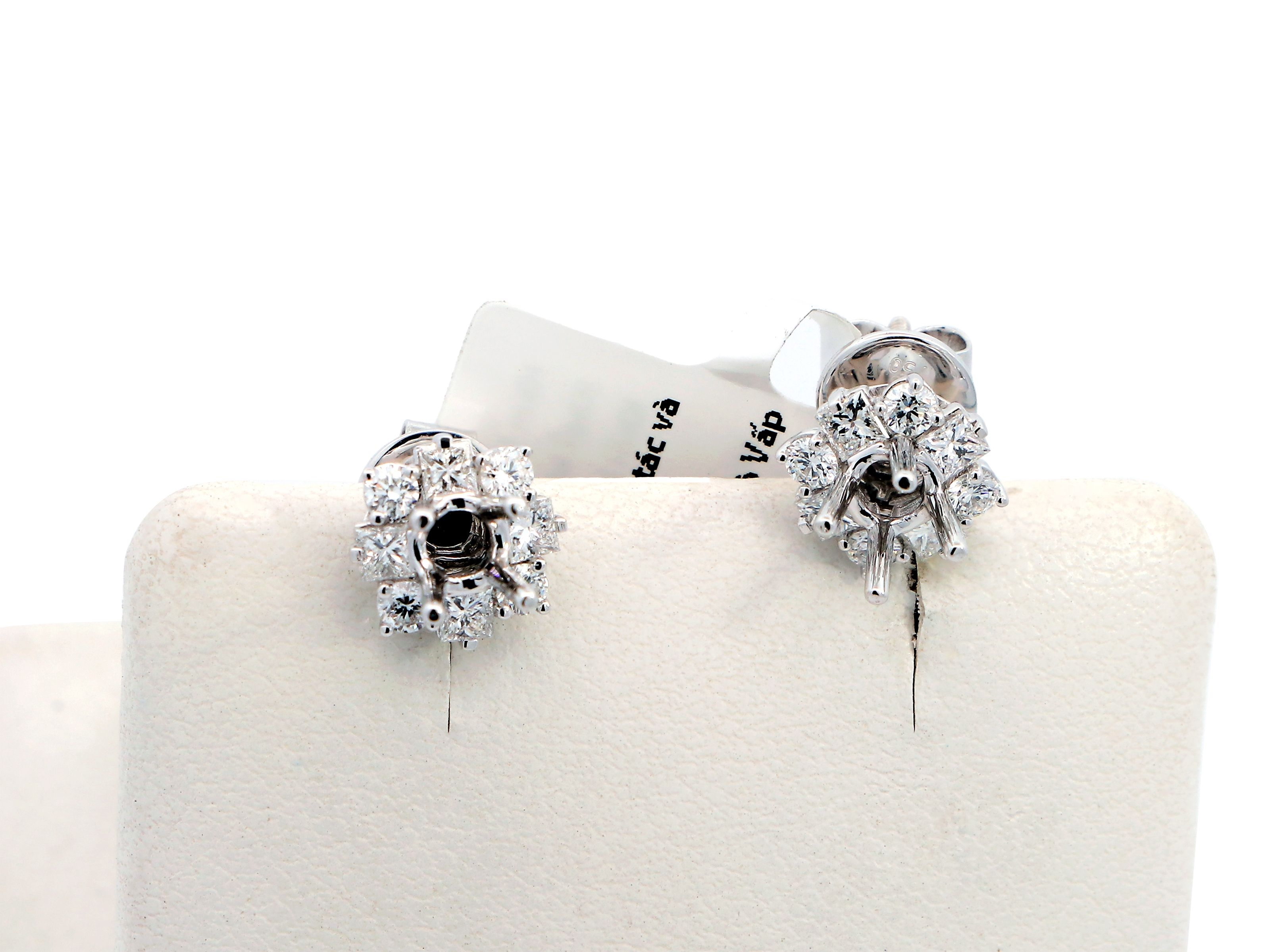 Vỏ Bông tai kim cương GB00DDW001598